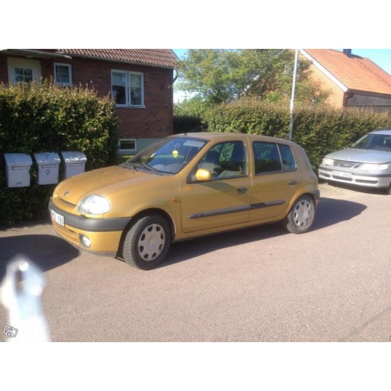 Renault Clio -99